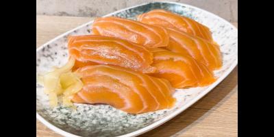 三味食堂菜單｜人氣必吃巨無霸鮭魚握壽司、鮭魚滷肉飯價格總整理